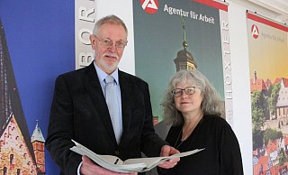 Heinz Thiele, Leiter der Agentur für Arbeit und seine Vertreterin Vera Ehrlich-Speckbrock stellen die Jahresbilanz für den Arbeitsmarkt vor. - Anna-Lena Hinder Heinz Thiele, Leiter der Agentur für Arbeit und seine Vertreterin Vera Ehrlich-Speckbrock stellen die Jahresbilanz für den Arbeitsmarkt vor. - Anna-Lena Hinder