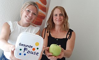 Ernährungsberaterin Vanessa Beile (l.) und Mitarbeiterin Miriam Fischer. - Dieter Scholz Ernährungsberaterin Vanessa Beile (l.) und Mitarbeiterin Miriam Fischer. - Dieter Scholz