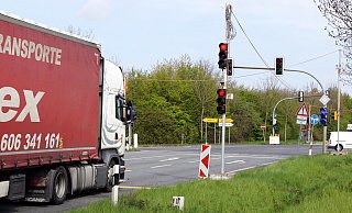 Den Verkehr am Hüller Kreuz in Kirchlengern regelte für mehrere Wochen eine Baustellen-Ampel. - Niklas Krämer Den Verkehr am Hüller Kreuz in Kirchlengern regelte für mehrere Wochen eine Baustellen-Ampel. - Niklas Krämer