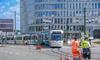 An der Haltestelle Schüco starten Bauarbeiten. Busersatzverkehr ist geplant. Autofahrer müssen mit Behinderungen rechnen. - Andreas Zobe An der Haltestelle Schüco starten Bauarbeiten. Busersatzverkehr ist geplant. Autofahrer müssen mit Behinderungen rechnen. - Andreas Zobe