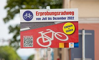 Seit Anfang Juli teilen sich Radfahrerinnen und Radfahrer an der Detmolder Straße die Asphalt-Teilbahn mit dem motorisierten Verkehr. - Niklas Tüns Seit Anfang Juli teilen sich Radfahrerinnen und Radfahrer an der Detmolder Straße die Asphalt-Teilbahn mit dem motorisierten Verkehr. - Niklas Tüns