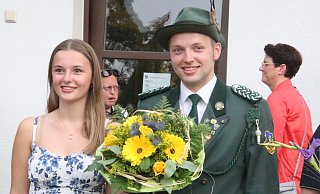 Das Jungschützenkönigspaar Jonas Menne-Nolten (22) und Matilda Schmidt (17) steht in diesem Jahr im Mittelpunkt. - Burkhard Battran Das Jungschützenkönigspaar Jonas Menne-Nolten (22) und Matilda Schmidt (17) steht in diesem Jahr im Mittelpunkt. - Burkhard Battran
