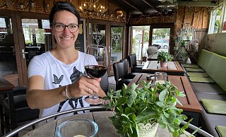 Nele Kirchner freut sich auf das 32. Weinfest im Bad Oeynhausener Kurpark. - Nicole Sielermann Nele Kirchner freut sich auf das 32. Weinfest im Bad Oeynhausener Kurpark. - Nicole Sielermann