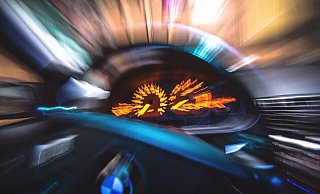 In Espelkamp hat die Polizei am Mittwoch, 5. April, zwei junge Raser aus dem Verkehr gezogen. - Symbolfoto: pixabay / Creative Commons In Espelkamp hat die Polizei am Mittwoch, 5. April, zwei junge Raser aus dem Verkehr gezogen. - Symbolfoto: pixabay / Creative Commons