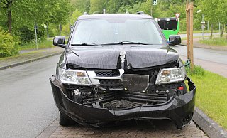So sah der Fiat nach dem Unfall aus. - Polizei Minden-Lübbecke So sah der Fiat nach dem Unfall aus. - Polizei Minden-Lübbecke