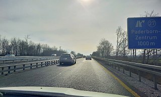 Die Geschwindigkeit wird im 4,5 Kilometer langen Baustellenbereich in beiden Fahrtrichtungen auf 60 Stundenkilometer begrenzt. - Marc Schröder (Archivbild) Die Geschwindigkeit wird im 4,5 Kilometer langen Baustellenbereich in beiden Fahrtrichtungen auf 60 Stundenkilometer begrenzt. - Marc Schröder (Archivbild)