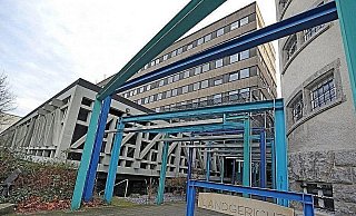Derzeit muss sich ein 26 Jahre alter Mann aus Bielefeld verantworten. - NW Derzeit muss sich ein 26 Jahre alter Mann aus Bielefeld verantworten. - NW
