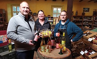 Robert Kienappel, Katja Kaspers und Michael Borgolte, das Team vom Corveyer Weinhaus. - LGS Robert Kienappel, Katja Kaspers und Michael Borgolte, das Team vom Corveyer Weinhaus. - LGS