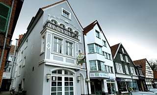 Sieben Wohnungen gibt es an der Kirchstraße 7 in Gütersloh. In den Geschäftsräumen im Erdgeschoss war zuletzt die Sushi-Bar Ohayo. In Kürze wird der Pizza-Lieferdienst "Pizza Pax" einziehen. - Andreas Frücht Sieben Wohnungen gibt es an der Kirchstraße 7 in Gütersloh. In den Geschäftsräumen im Erdgeschoss war zuletzt die Sushi-Bar Ohayo. In Kürze wird der Pizza-Lieferdienst "Pizza Pax" einziehen. - Andreas Frücht