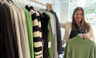 Der Store 13 an der Herforder Elisabethstaße wird geschlossen. Auch letzte Teile aus den "Like a Bird"- Kollektionen wird es zu den Ausverkaufstagen noch geben. Denn auch ihr Label wird Tanja-Kliewe-Meyer künftig nicht mehr produzieren. - Natalie Gottwald Der Store 13 an der Herforder Elisabethstaße wird geschlossen. Auch letzte Teile aus den "Like a Bird"- Kollektionen wird es zu den Ausverkaufstagen noch geben. Denn auch ihr Label wird Tanja-Kliewe-Meyer künftig nicht mehr produzieren. - Natalie Gottwald