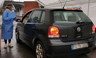 Am Bahnhof in Espelkamp gibt es jetzt ein neues Corona-Schnelltestzentrum, dass als Drive-in funktioniert. ?Foto: Benedikt Noch - Benedict Noch Am Bahnhof in Espelkamp gibt es jetzt ein neues Corona-Schnelltestzentrum, dass als Drive-in funktioniert. ?Foto: Benedikt Noch - Benedict Noch