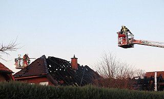 Das Wohnhaus ist durch das Feuer nun unbewohnbar - Leonie Meyer Das Wohnhaus ist durch das Feuer nun unbewohnbar - Leonie Meyer