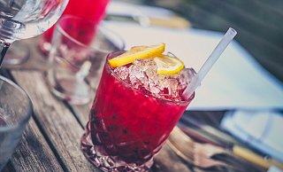 Die Menschen im Lübbecker Land gehen wieder häufiger etwas trinken. Der Cocktail ist bei einigen das bevorzugte Getränk. - (Symbolbild): Pixabay Die Menschen im Lübbecker Land gehen wieder häufiger etwas trinken. Der Cocktail ist bei einigen das bevorzugte Getränk. - (Symbolbild): Pixabay