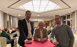 Kreisvorsitzender der FDP Marc Lürbke (v. l.), FDP-Spitzenkandidatin Marie-Agnes Strack-Zimmermann und Europakandidat Cedric Rebbe redeten über Europa und das nationale Geschehen. - Dana Stoll Kreisvorsitzender der FDP Marc Lürbke (v. l.), FDP-Spitzenkandidatin Marie-Agnes Strack-Zimmermann und Europakandidat Cedric Rebbe redeten über Europa und das nationale Geschehen. - Dana Stoll