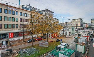 Das Fahrradparkhaus am Jahnplatz könnte als Anbau an den Pizza-Hut-Würfel. Doch oberirdisch? Das finden die Facebook-Nutzer eher unterirdisch. - Sarah Jonek Fotografie Das Fahrradparkhaus am Jahnplatz könnte als Anbau an den Pizza-Hut-Würfel. Doch oberirdisch? Das finden die Facebook-Nutzer eher unterirdisch. - Sarah Jonek Fotografie