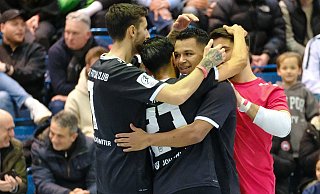 Die Diskussionen um den neuen Hallenfußball-Stadtmeister MCH Bielefeld reißen nicht ab. - Andreas Zobe Die Diskussionen um den neuen Hallenfußball-Stadtmeister MCH Bielefeld reißen nicht ab. - Andreas Zobe