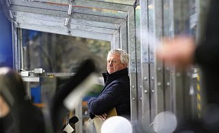 Muss seinen Platz räumen: Nach fünf Jahren als Trainer des Herforder EV ist für Jeff Job Schluss. „Vielleicht sehen wir uns ja nächste Saison wieder“, sagt der 57-jährige Kanadier, dem Angebote anderer Vereine vorliegen. Foto: Yvonne Gottschlich - Yvonne Gottschlich Muss seinen Platz räumen: Nach fünf Jahren als Trainer des Herforder EV ist für Jeff Job Schluss. „Vielleicht sehen wir uns ja nächste Saison wieder“, sagt der 57-jährige Kanadier, dem Angebote anderer Vereine vorliegen. Foto: Yvonne Gottschlich - Yvonne Gottschlich