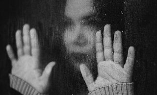 Wenn jemand sich selbst tötet, haben die Hinterbliebenen meist mit Trauer, Wut und Depression zu kämpfen. - Symbolbild: Pixabay Wenn jemand sich selbst tötet, haben die Hinterbliebenen meist mit Trauer, Wut und Depression zu kämpfen. - Symbolbild: Pixabay