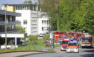 Die Freiwillige Feuerwehr Gadderbaum-Bethel ist sehr häufig im Stadtbezirk im Einsatz – wie hier bei einem Einsatz vor einem Krankenhaus. - Sarah Jonek Die Freiwillige Feuerwehr Gadderbaum-Bethel ist sehr häufig im Stadtbezirk im Einsatz – wie hier bei einem Einsatz vor einem Krankenhaus. - Sarah Jonek
