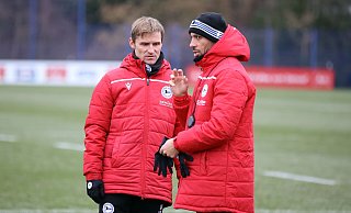 Sebastian Hille (l.) bleibt Arminia Bielefeld auch in Zukunft erhalten. - Oliver Krato Sebastian Hille (l.) bleibt Arminia Bielefeld auch in Zukunft erhalten. - Oliver Krato