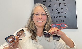 Anja Renken führt das Geschäft seit 2006. Seit 1984 ist die Tochter der Gründer Günter und Regina Renken allerdings schon an Bord. Und das, obwohl sie eigentlich ganz andere Pläne hatte. - Natalie Gottwald Anja Renken führt das Geschäft seit 2006. Seit 1984 ist die Tochter der Gründer Günter und Regina Renken allerdings schon an Bord. Und das, obwohl sie eigentlich ganz andere Pläne hatte. - Natalie Gottwald