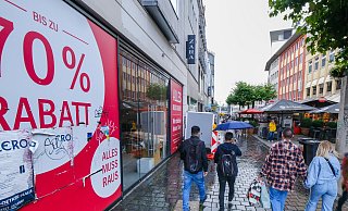 Bald versiffte Vergangenheit? Geht es nach den wichtigsten Akteuren in der Bahnhofstraße, wird ab 2024 und in den folgenden Jahren vieles besser. - Andreas Zobe Bald versiffte Vergangenheit? Geht es nach den wichtigsten Akteuren in der Bahnhofstraße, wird ab 2024 und in den folgenden Jahren vieles besser. - Andreas Zobe