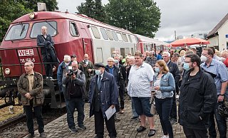 Das Interesse der Fahrgäste am Bahnaktionstag war groß. In Lintorf war seinerzeit Endstation: Die Sanierungsarbeiten bis Pr. Oldendorf waren im August 2021 noch nicht abgeschlossen. - Cornelia Müller Das Interesse der Fahrgäste am Bahnaktionstag war groß. In Lintorf war seinerzeit Endstation: Die Sanierungsarbeiten bis Pr. Oldendorf waren im August 2021 noch nicht abgeschlossen. - Cornelia Müller