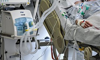 Bei einem Vorfall im Mindener Medicare-Pflegeheim soll ein Beatmungsschlauch verstopft gewesen sein, sodass es zu einem Notarzt-Einsatz kam. - dpa Bei einem Vorfall im Mindener Medicare-Pflegeheim soll ein Beatmungsschlauch verstopft gewesen sein, sodass es zu einem Notarzt-Einsatz kam. - dpa