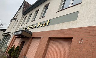 Anneliese und Bruno Möller betrieben die Gaststätte bis 2001. Das Hauptgebäude stammt aus dem Jahr 1890. - Jens Reddeker Anneliese und Bruno Möller betrieben die Gaststätte bis 2001. Das Hauptgebäude stammt aus dem Jahr 1890. - Jens Reddeker