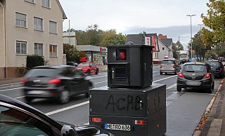 Auch an der gut ausgebauten Engerstraße hat der Blitzer der Stadt schon das Tempo kontrolliert. - Frank-Michael Kiel-Steinkamp Auch an der gut ausgebauten Engerstraße hat der Blitzer der Stadt schon das Tempo kontrolliert. - Frank-Michael Kiel-Steinkamp