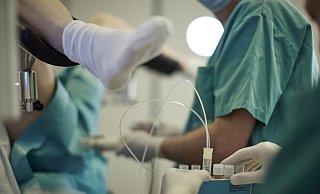 Die Gynäkologie begleitet Frauen von der Pubertät bis zum Lebensende und hat deshalb einen viel breiteren Anwendungsbereich als die Geburtshilfe. - picture alliance Die Gynäkologie begleitet Frauen von der Pubertät bis zum Lebensende und hat deshalb einen viel breiteren Anwendungsbereich als die Geburtshilfe. - picture alliance