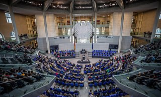 Das Parlament soll in Zukunft nur noch 630 Abgeordnete haben – mehr als hundert weniger als bisher. - picture alliance/dpa | Michael Kappeler Das Parlament soll in Zukunft nur noch 630 Abgeordnete haben – mehr als hundert weniger als bisher. - picture alliance/dpa | Michael Kappeler