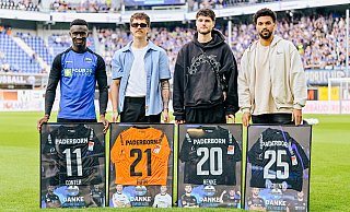 Die SCP-Akteure (v. l.) Sirlord Conteh, Jannik Huth, Justus Henke und Jesse Tugbenyo sind vor dem letzten Heimspiel offiziell verabschiedet worden. - Besim Mazhiqi Die SCP-Akteure (v. l.) Sirlord Conteh, Jannik Huth, Justus Henke und Jesse Tugbenyo sind vor dem letzten Heimspiel offiziell verabschiedet worden. - Besim Mazhiqi