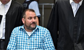Wilfried W. beim Prozess im Oktober 2018 vor dem Landgericht Paderborn. Damals wurde er zu elf Jahren Haft verurteilt. Geht es nach der Staatsanwaltschaft Paderborn, wird er auch danach nicht freikommen. - Wilfried Hiegemann Wilfried W. beim Prozess im Oktober 2018 vor dem Landgericht Paderborn. Damals wurde er zu elf Jahren Haft verurteilt. Geht es nach der Staatsanwaltschaft Paderborn, wird er auch danach nicht freikommen. - Wilfried Hiegemann