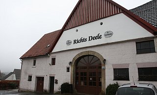 Hinter Richts Deele in Buke soll auf Wunsch der Feuerwehr und der Verwaltung das neue Feuerwehrgerätehaus errichtet werden. - Uwe Müller Hinter Richts Deele in Buke soll auf Wunsch der Feuerwehr und der Verwaltung das neue Feuerwehrgerätehaus errichtet werden. - Uwe Müller