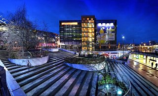 Zwischen dem Boulevard oben und dem Hauptbahnhof rechts liegt der Kiosk. Vor ihm wurde die schwule Gruppe attackiert. - Andreas Frücht Zwischen dem Boulevard oben und dem Hauptbahnhof rechts liegt der Kiosk. Vor ihm wurde die schwule Gruppe attackiert. - Andreas Frücht