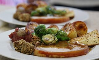 Zu Weihnachten kommt bei vielen Familien ein Stück Fleisch sowie Kartoffeln und Gemüse auf den Teller. - Pixabay Symbolfoto Zu Weihnachten kommt bei vielen Familien ein Stück Fleisch sowie Kartoffeln und Gemüse auf den Teller. - Pixabay Symbolfoto