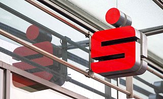 Die Herforder Sparkasse soll umziehen - Symbolbild: dpa/Arne Bänsch Die Herforder Sparkasse soll umziehen - Symbolbild: dpa/Arne Bänsch