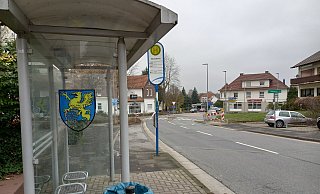 Die Bushaltestelle Wortmann an der Löhner Straße wird ab Montag barrierefrei umgebaut. Der Verkehr wird über eine Baustellenampel geregelt. - Björn Kenter Die Bushaltestelle Wortmann an der Löhner Straße wird ab Montag barrierefrei umgebaut. Der Verkehr wird über eine Baustellenampel geregelt. - Björn Kenter