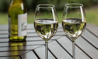 An drei Tagen soll das Bünder Weinfest die Besucherinnen und Besucher in den Steinmeisterpark locken. - Symbolbild: Pixybay An drei Tagen soll das Bünder Weinfest die Besucherinnen und Besucher in den Steinmeisterpark locken. - Symbolbild: Pixybay
