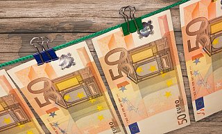 Die Herstellung von Falschgeld wird inzwischen nicht mehr mit dem Trocknen an der Wascheleine beendet. Die technischen Möglichkeiten der Fälscher sind heute sehr ausgefeilt. - Symbolfoto: Pixabay / Creative Commons Die Herstellung von Falschgeld wird inzwischen nicht mehr mit dem Trocknen an der Wascheleine beendet. Die technischen Möglichkeiten der Fälscher sind heute sehr ausgefeilt. - Symbolfoto: Pixabay / Creative Commons