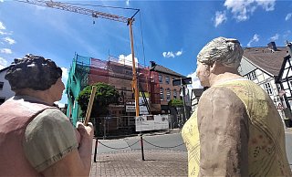 An der Stadtvilla Westerbachstraße 21 gehen die Arbeiten seit vergangenen Montag bereits weiter. - Simone Flörke An der Stadtvilla Westerbachstraße 21 gehen die Arbeiten seit vergangenen Montag bereits weiter. - Simone Flörke