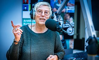 Birgitt Gottwald ist die Moderatorin des Podcasts "OstwestFälle" der Neuen Westfälischen. - Sarah Jonek Fotografie Birgitt Gottwald ist die Moderatorin des Podcasts "OstwestFälle" der Neuen Westfälischen. - Sarah Jonek Fotografie