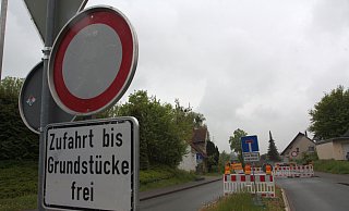 An der kompletten Sanierung der Ortsdurchfahrt in Borchen beteiligt sich die Gemeinde auch finanziell. Das ist aber nicht der größte Ausgabeposten. - Uwe Müller An der kompletten Sanierung der Ortsdurchfahrt in Borchen beteiligt sich die Gemeinde auch finanziell. Das ist aber nicht der größte Ausgabeposten. - Uwe Müller