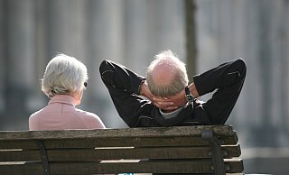 Auch in Bünde gibt es tendenziell immer weniger junge Menschen. Die Bevölkerungszahl sank leicht im Vergleich zum Vorjahr, allerdings sank auch die Zahl der Haushalte mit niedrigem Einkommen. Auch die Kinder- und Jugendarmut sind zurückgegangen. - Stephan Scheuer Auch in Bünde gibt es tendenziell immer weniger junge Menschen. Die Bevölkerungszahl sank leicht im Vergleich zum Vorjahr, allerdings sank auch die Zahl der Haushalte mit niedrigem Einkommen. Auch die Kinder- und Jugendarmut sind zurückgegangen. - Stephan Scheuer
