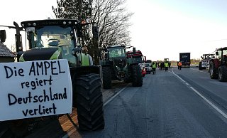 Die Ampel steht in der Kritik. Das wurde auch bei den Protesten der Landwirte deutlich. - Joern spreen-ledebur Die Ampel steht in der Kritik. Das wurde auch bei den Protesten der Landwirte deutlich. - Joern spreen-ledebur