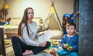 Anastasia Zviahintseva kann aufatmen: Die Stadt hebt den Zahlungsbescheid für die Unterbringung in einer Unterkunft, in der sie zu dem Zeitpunkt gar nicht mehr gewohnt hat, jetzt zurück. - Sarah Jonek Anastasia Zviahintseva kann aufatmen: Die Stadt hebt den Zahlungsbescheid für die Unterbringung in einer Unterkunft, in der sie zu dem Zeitpunkt gar nicht mehr gewohnt hat, jetzt zurück. - Sarah Jonek