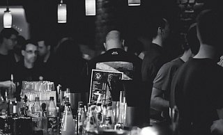 Beim sogenannten Pub-Crawl haben Studierende der Wirtschaftswissenschaften klar eine rote Linie überschritten. - Symbolfoto: pixabay / Creative Commons Beim sogenannten Pub-Crawl haben Studierende der Wirtschaftswissenschaften klar eine rote Linie überschritten. - Symbolfoto: pixabay / Creative Commons