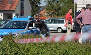 Gemeinsam mit seinem Stiefsohn überfiel Jörg R. 2015 die Volksbank in Kutenhausen. - Alex Lehn (Archiv) Gemeinsam mit seinem Stiefsohn überfiel Jörg R. 2015 die Volksbank in Kutenhausen. - Alex Lehn (Archiv)