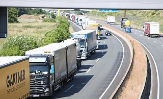 Auf der A30 bei Bad Oeynhausen könnte es sich in den kommenden Tagen stauen. - Archivfoto: Nicole Sielermann Auf der A30 bei Bad Oeynhausen könnte es sich in den kommenden Tagen stauen. - Archivfoto: Nicole Sielermann